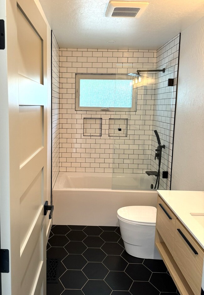 Building Photo - 218 Steven Cir