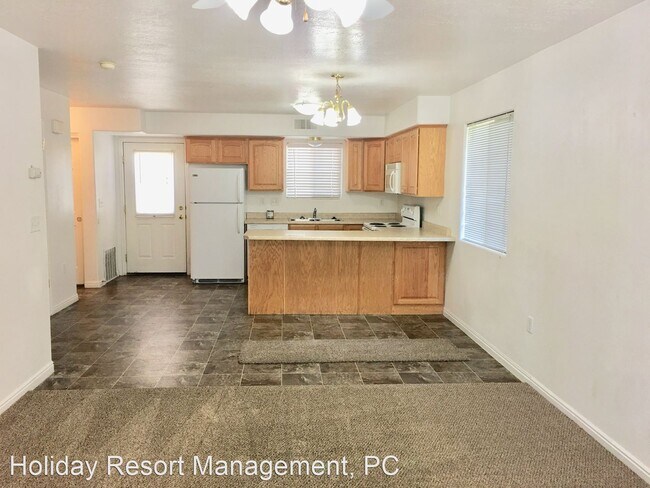 Building Photo - 3 br, 2.5 bath House - 790 N. 2720 E. #1