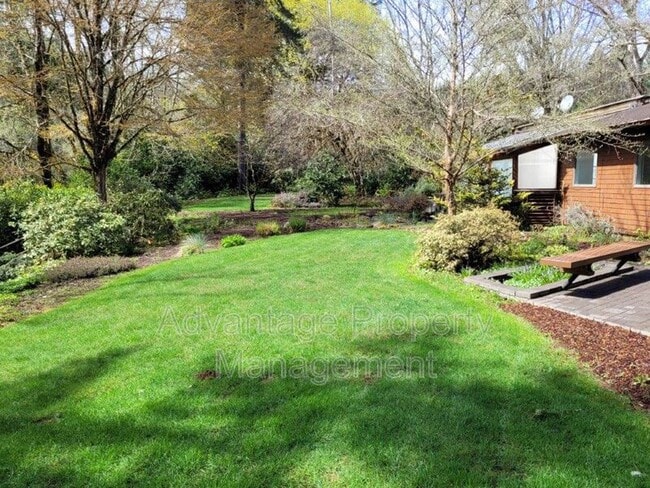 Foto del edificio - 22876 Alsea Hwy