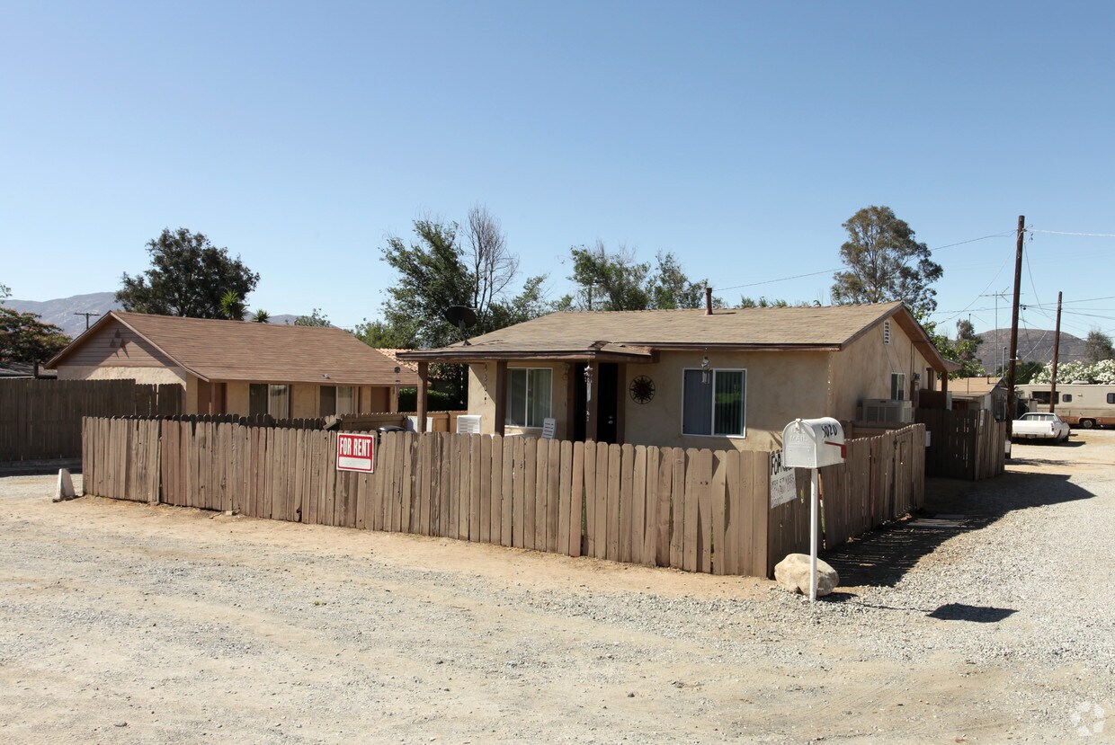 Primary Photo - 5020 W Ramsey St