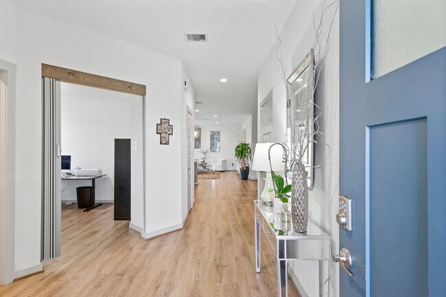 Foto del edificio - 29403 Ella Larchmont Ct