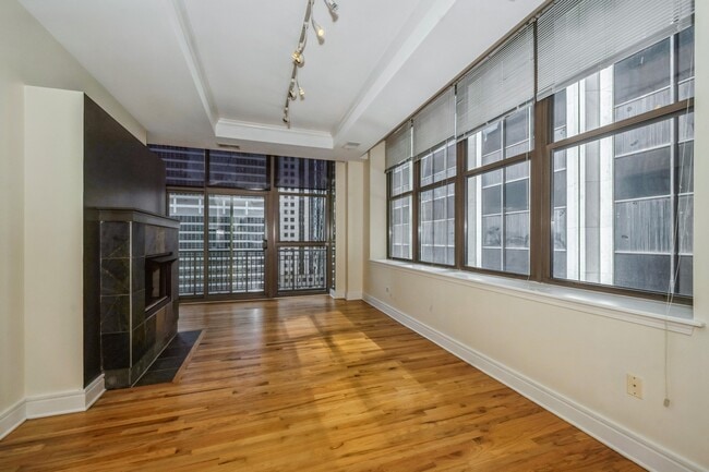 Building Photo - 212 W Washington St