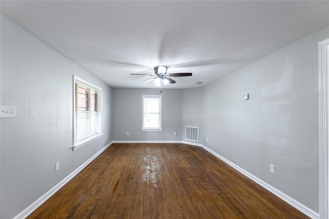 Building Photo - 1505 Brazos St