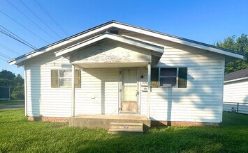 Building Photo - 620 S Magnolia St