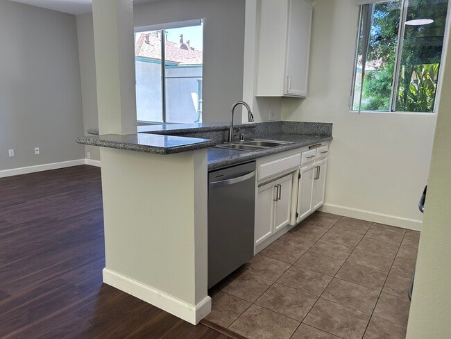 Building Photo - 4435 Coldwater Canyon Ave