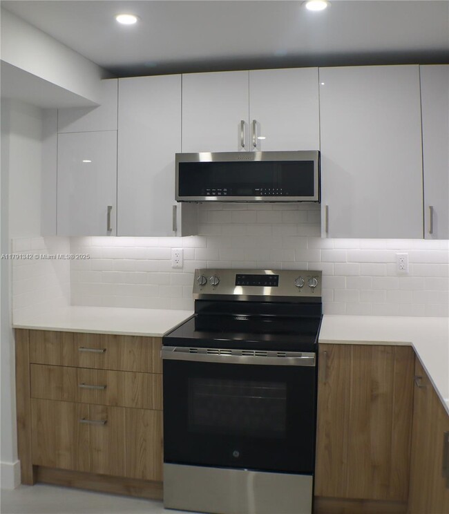 Foto del edificio - 2750 NE 183rd St
