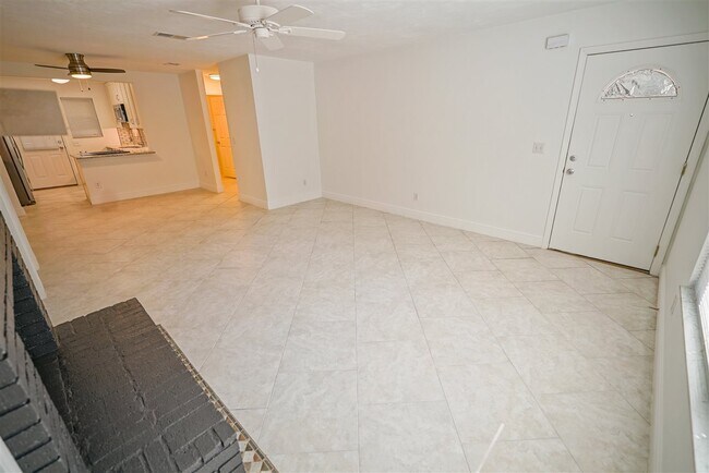 Building Photo - 1502 Pullen Rd