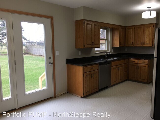 Building Photo - 3 br, 2 bath House - 4872 Sharon Ave