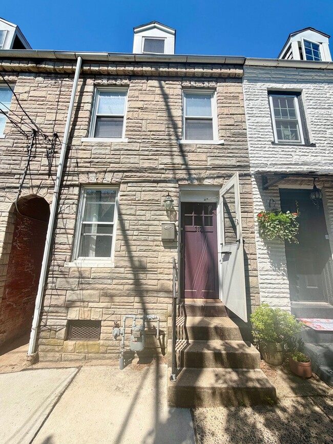 Building Photo - 312 N Arch St