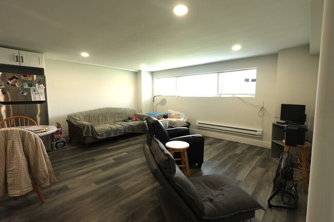 Building Photo - 5501 N Mango Ave
