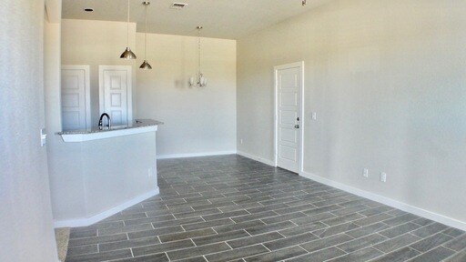 Foto del edificio - LUXURY TOWNHOME LOCATED IN BASTROP, TEXAS!