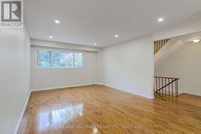 Building Photo - 50 Song Meadoway