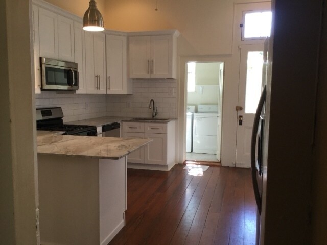 Building Photo - Spacious apartment on Magazine St