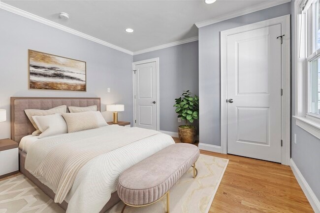 Building Photo - 40 Waverly St