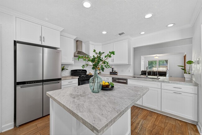 Foto del edificio - 5323 Windsong Trail