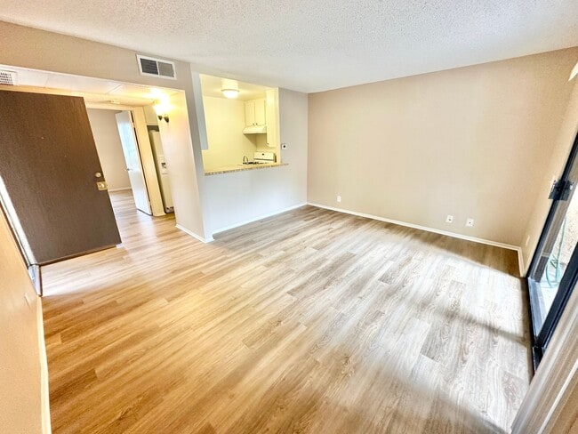 Foto del edificio - PET FRIENDLY One Bedroom Condo in a Peacef...