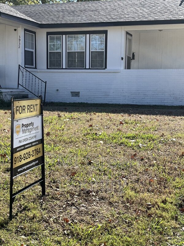 Foto del edificio - 3930 E 1st St