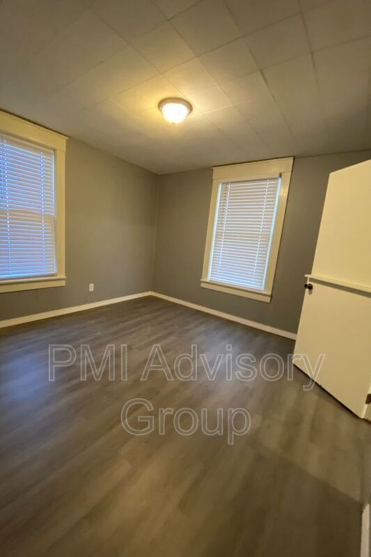 Building Photo - 509 NE Grattan St