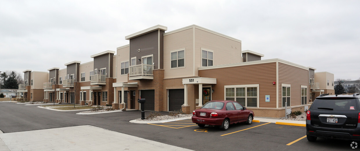 Foto principal - Grand View Townhomes