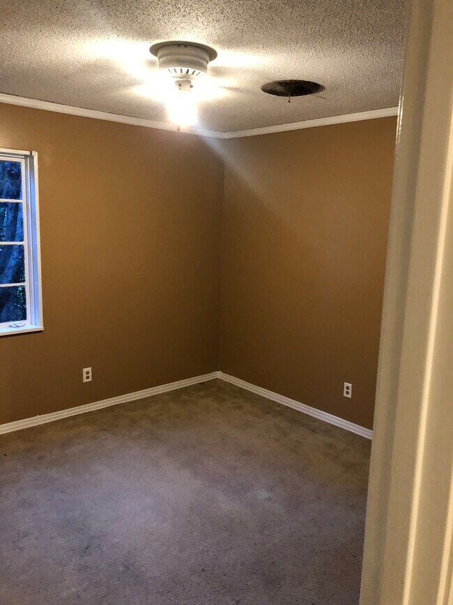 Foto del edificio - 22 Longview Dr