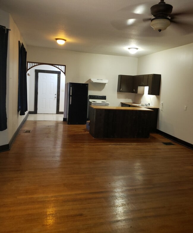 Building Photo - 1422 Coker Ave