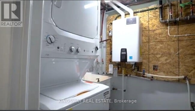 Photo du bâtiment - 2-945 VANCE CRESCENT