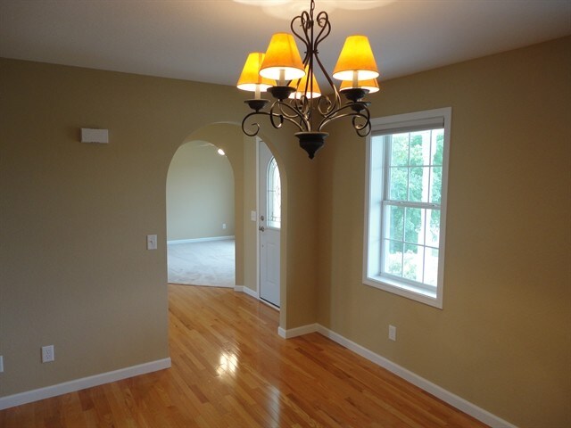 Building Photo - 888 Lucas Ln