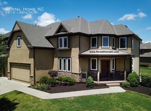 Foto principal - 2810 W 146th St