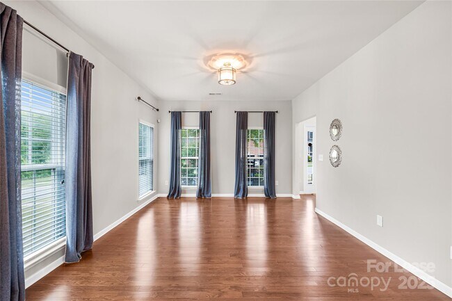 Foto del edificio - 9229 Perseverance Dr