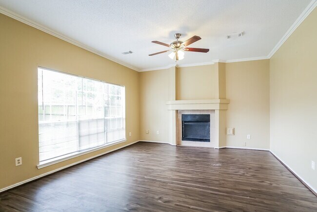 Building Photo - 6018 Fern Hollow Ct