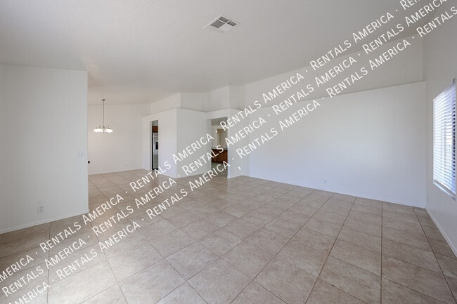 Foto del edificio - 6524 N 90th Dr