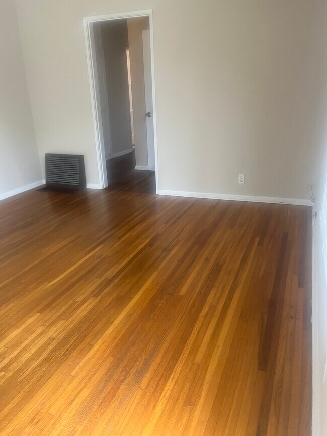 Foto del edificio - 1173 W 23rd St