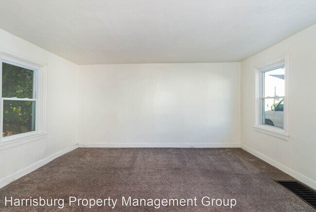 Building Photo - 2 br, 1.5 bath House - 31 W Green St