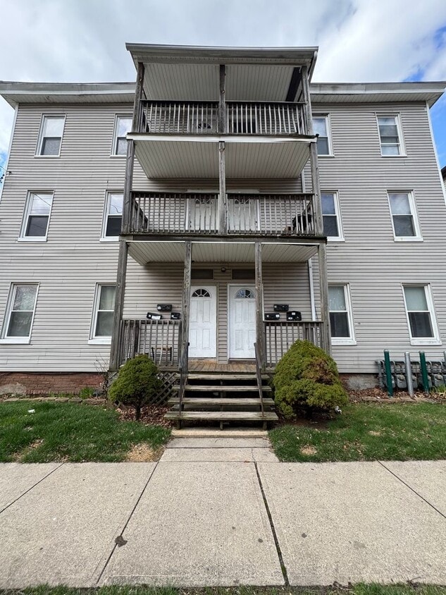 Primary Photo - 207-209 Glen Street