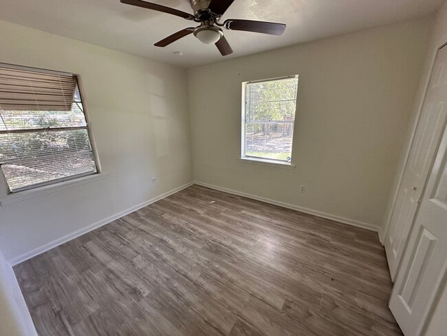 Foto del edificio - 5270 Mattox St