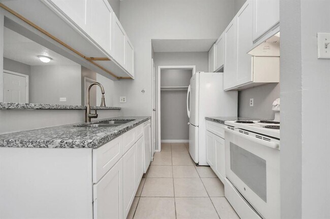Foto del edificio - 5526 Farley Dr