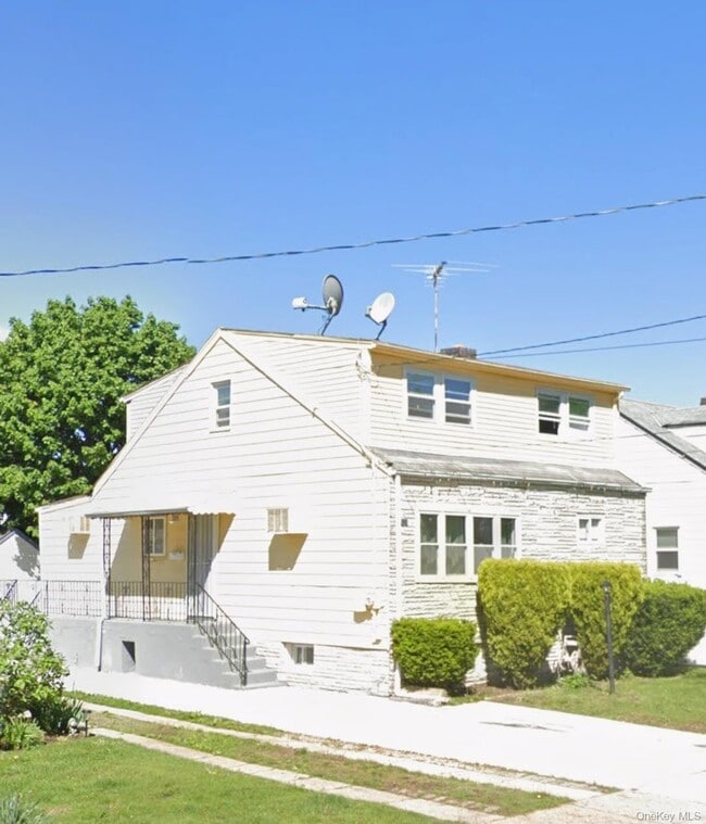 Building Photo - 521 N 7th St