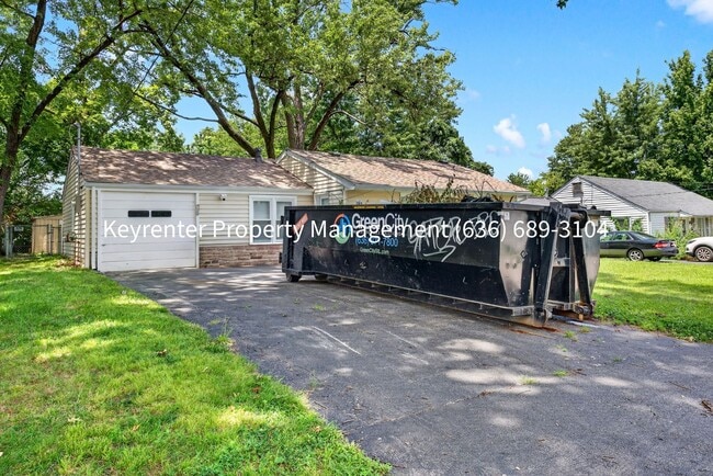 Building Photo - Fully Renovated 2BR/1BA Home for Rent
