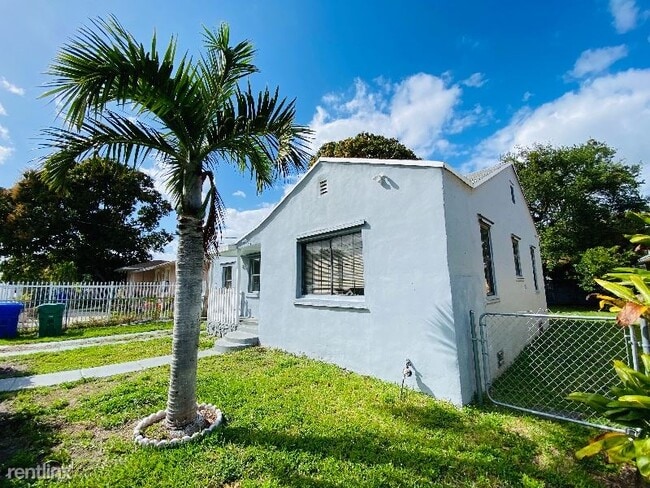 Building Photo - 4 br, 2 bath House - 811 NW 42 ST