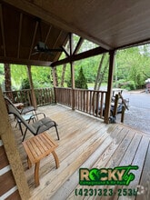 Building Photo - 496 Pearl Ln