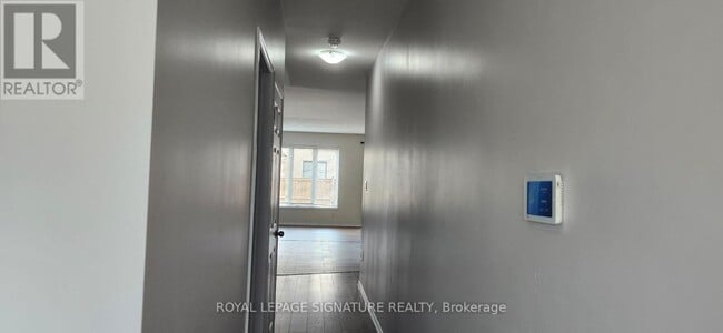 Photo du bâtiment - 8097 Blue Ash Ln