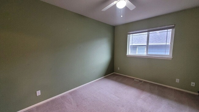 Building Photo - 310 Village Dr
