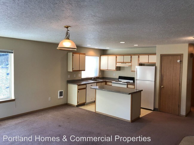 Building Photo - 77 NE 188th Ave