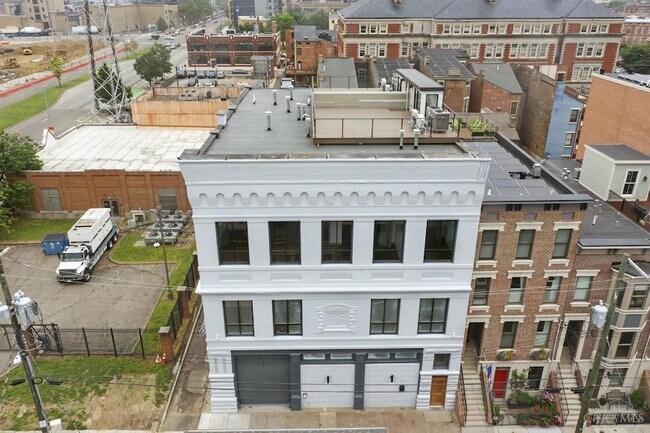 Foto del edificio - 222 W 15th St