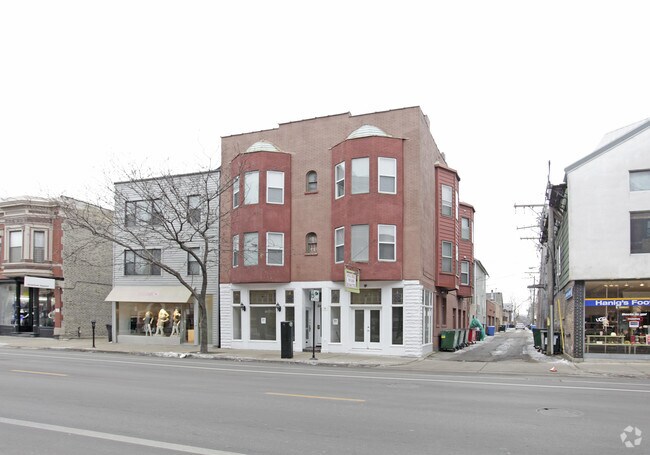 Building Photo - 843-845 W Armitage Ave