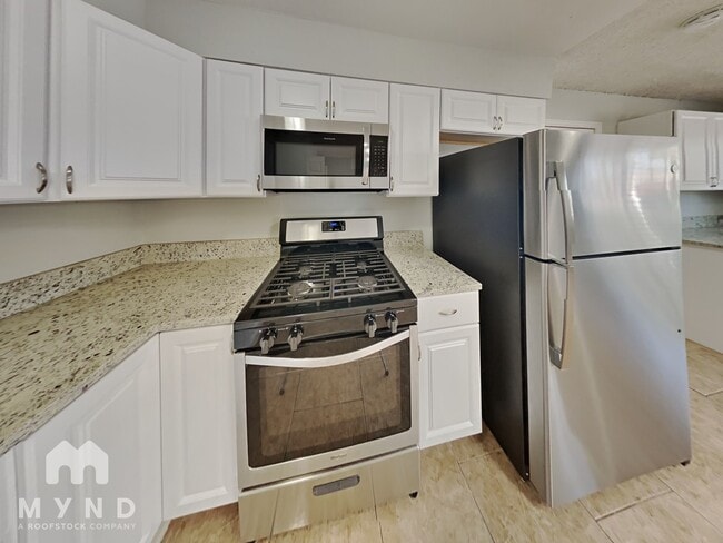 Building Photo - 1165 Hart Ave