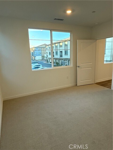 Building Photo - 6114 Valentina Wy