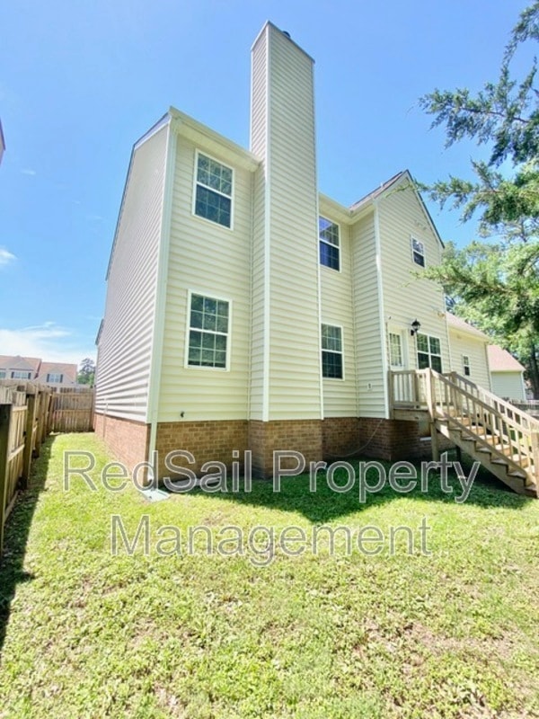 Building Photo - 304 Minnie Cir