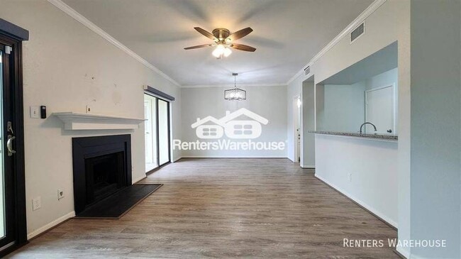 Building Photo - Welcome to this renovated 1 bedroom, 1.5 b...