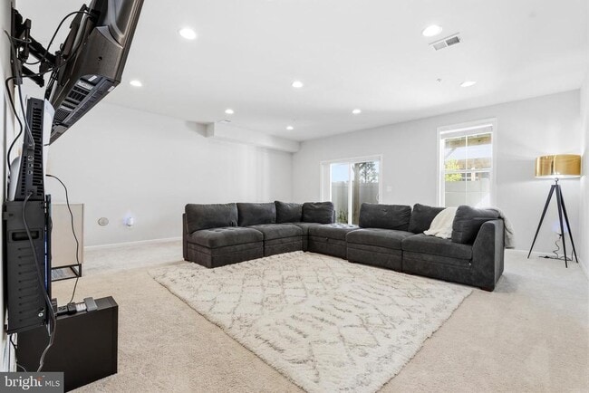 Building Photo - 2812 Lanham Hill Cir